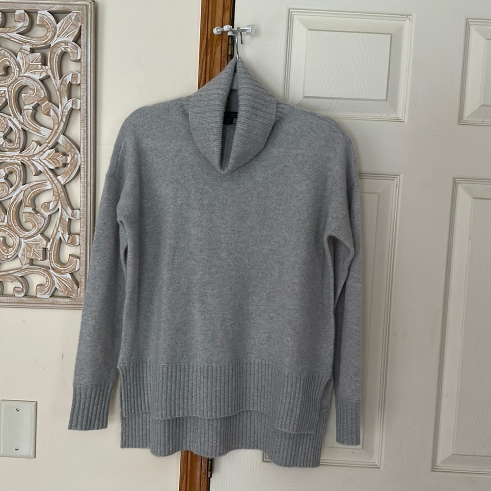 Saks  Fifth Avenue 100% Cashmere Oversized Light Gray Turtleneck Sweater